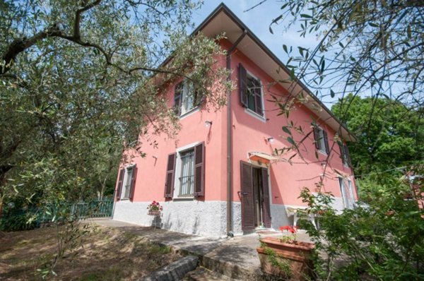 casa indipendente in vendita a Podenzana in zona Casa Borsi
