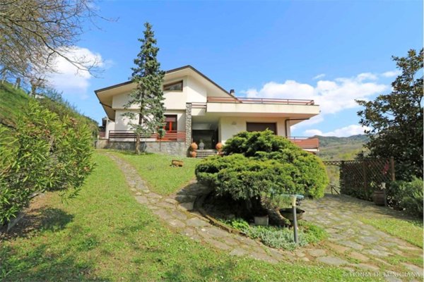 casa indipendente in vendita a Podenzana in zona Bagni