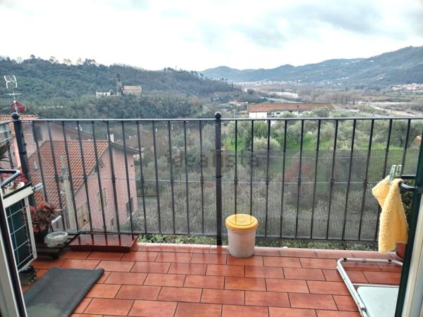 appartamento in vendita a Podenzana