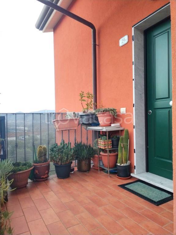 appartamento in vendita a Podenzana