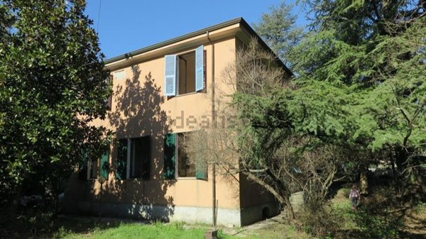 casa indipendente in vendita a Podenzana