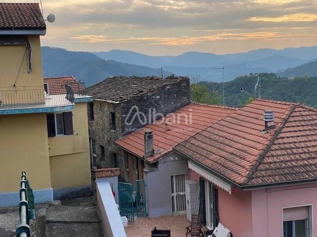 appartamento in vendita a Podenzana