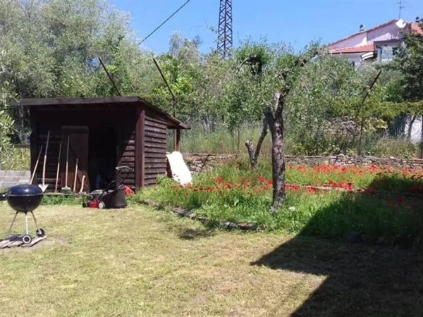 appartamento in vendita a Podenzana