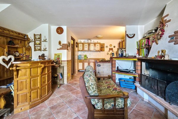 appartamento in vendita a Podenzana