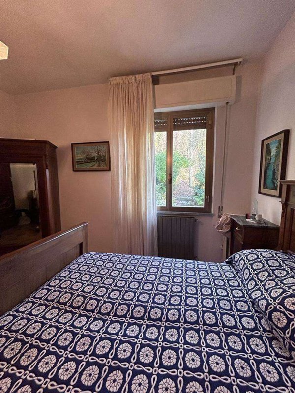 casa indipendente in vendita a Podenzana