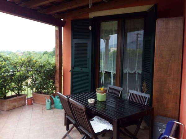 casa indipendente in vendita a Podenzana
