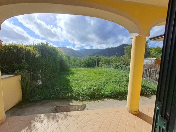 appartamento in vendita a Podenzana