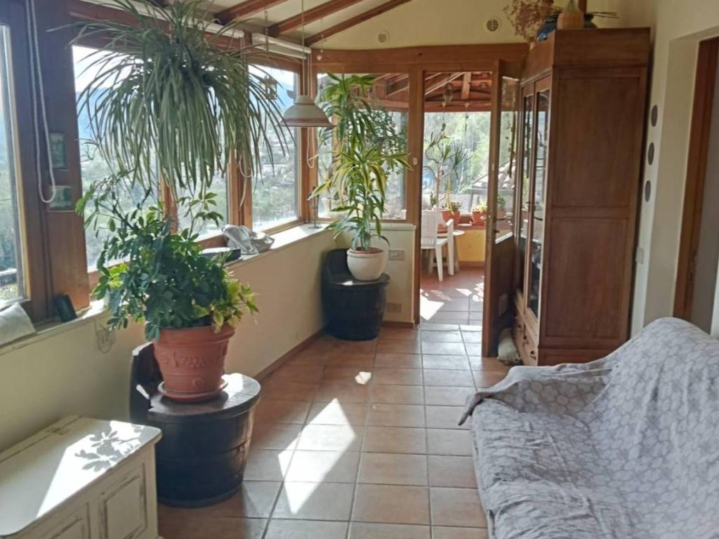 casa indipendente in vendita a Podenzana in zona Montale