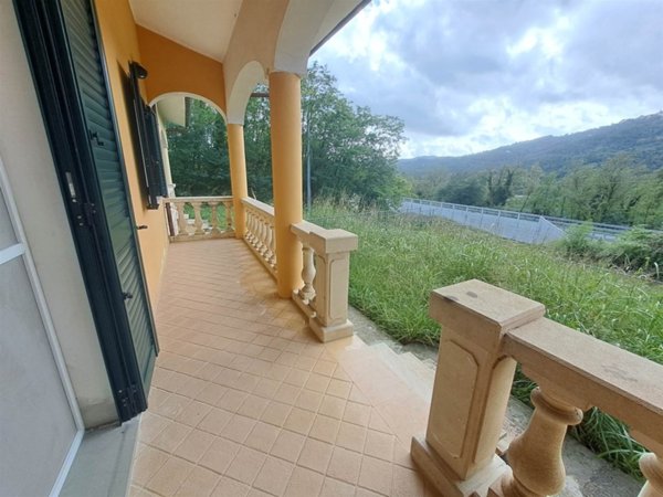 casa indipendente in vendita a Podenzana in zona Bagni