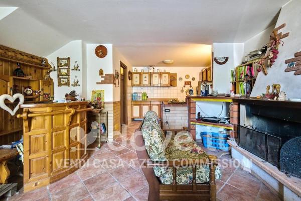 appartamento in vendita a Podenzana