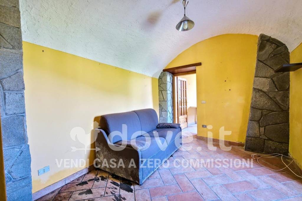 casa indipendente in vendita a Podenzana