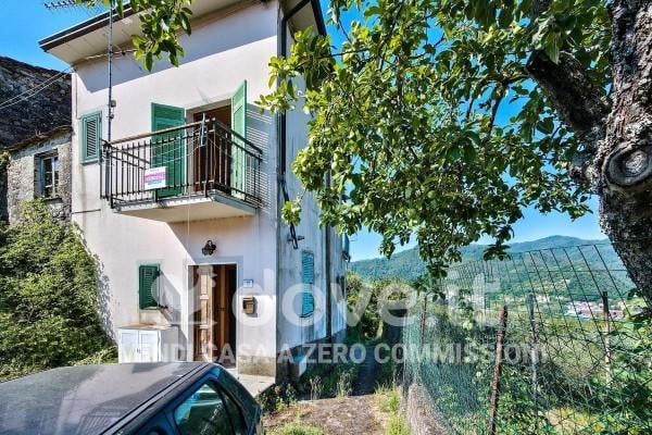 casale in vendita a Podenzana