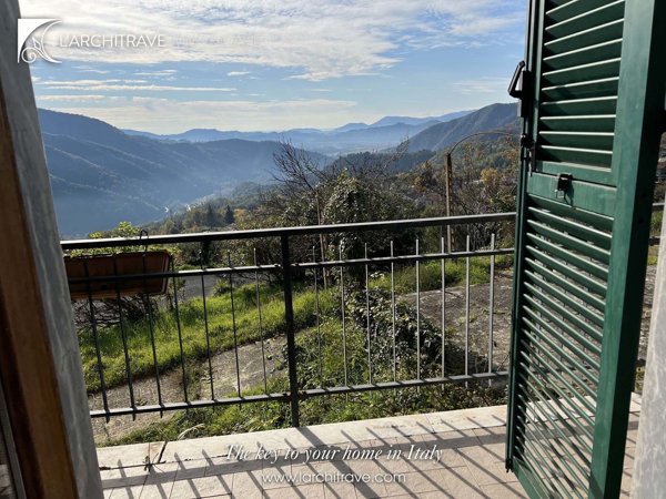 quadrivano in vendita a Podenzana