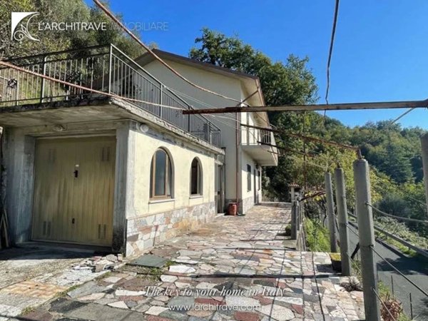 casa indipendente in vendita a Podenzana in zona Bagni