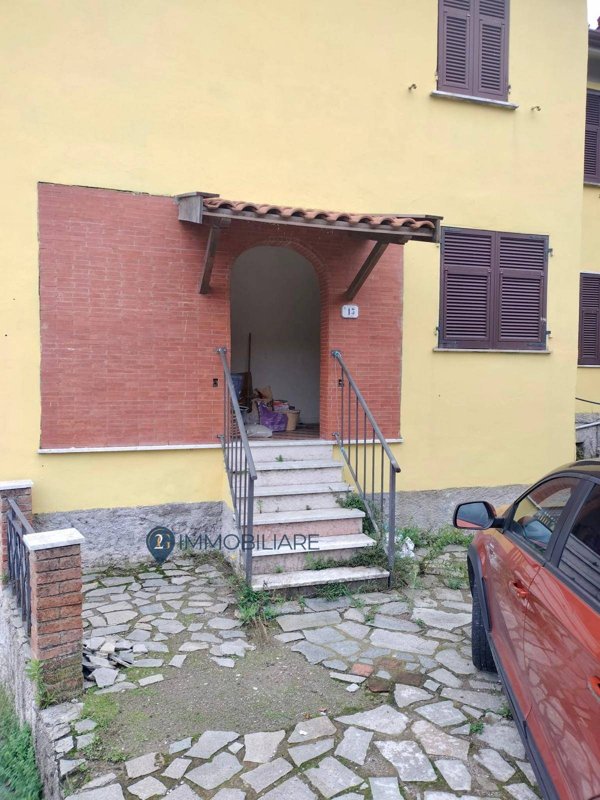 casa indipendente in vendita a Podenzana in zona Fogana