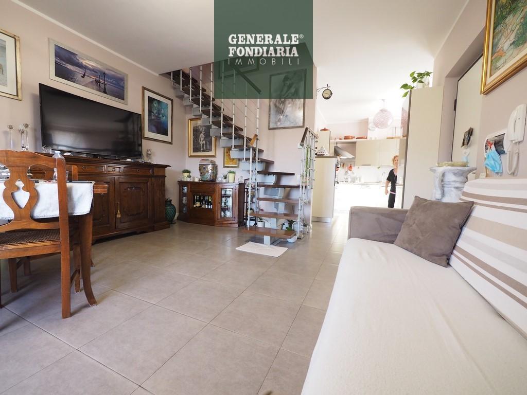 appartamento in vendita a Podenzana