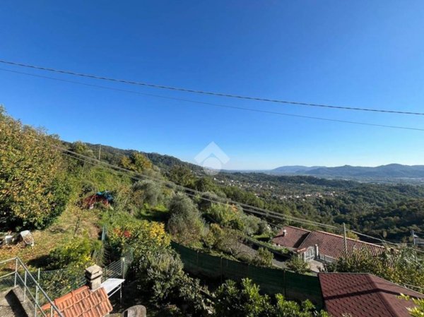 appartamento in vendita a Podenzana