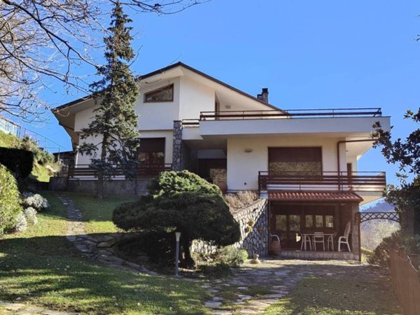 casa indipendente in vendita a Podenzana in zona Bagni