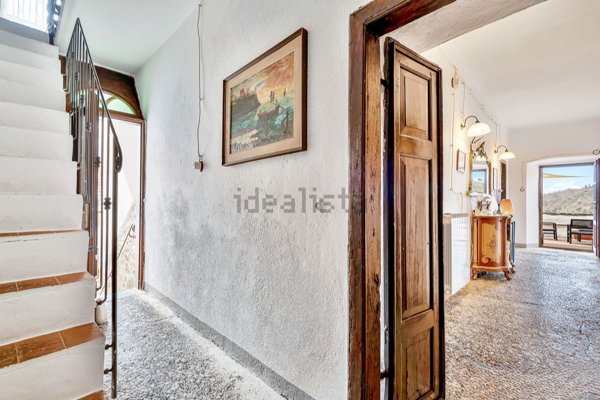 appartamento in vendita a Podenzana