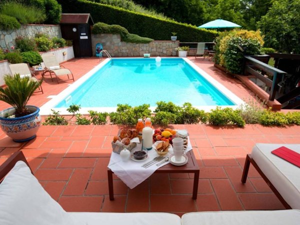 casa indipendente in vendita a Podenzana