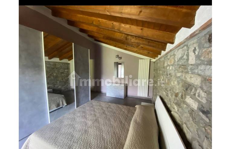 casa indipendente in vendita a Podenzana