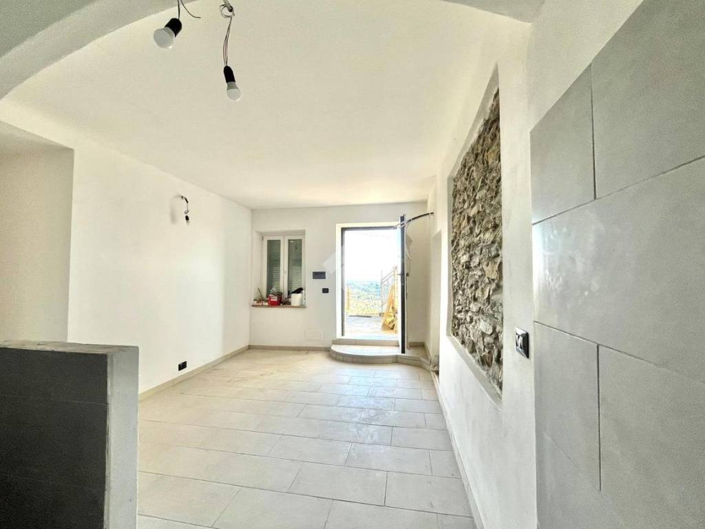 appartamento in vendita a Podenzana