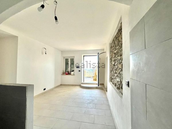 appartamento in vendita a Podenzana