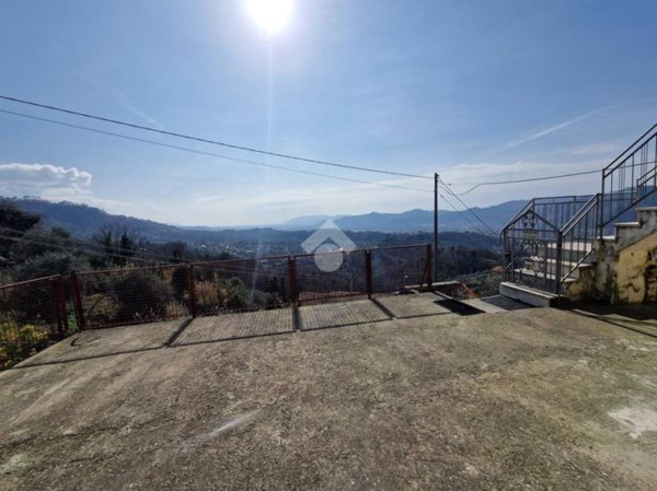 appartamento in vendita a Podenzana