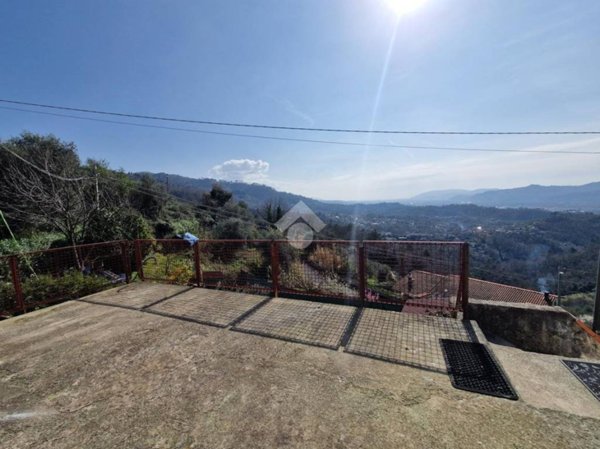 appartamento in vendita a Podenzana