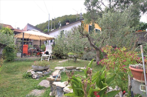 casa semindipendente in vendita a Podenzana