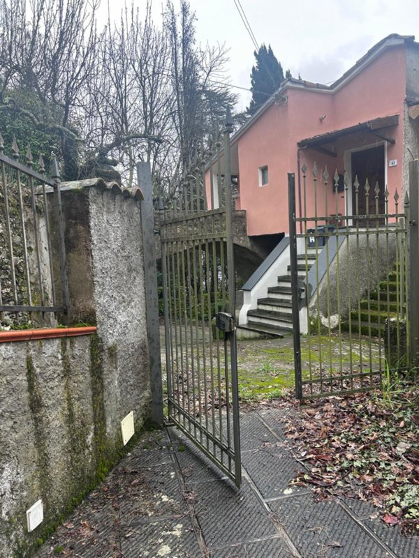 casa semindipendente in vendita a Podenzana in zona La Costa