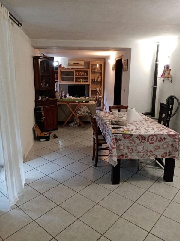 casa indipendente in vendita a Podenzana