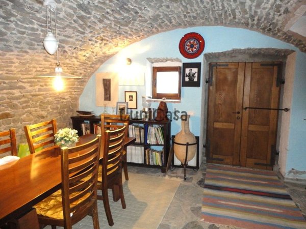 casa indipendente in vendita a Podenzana