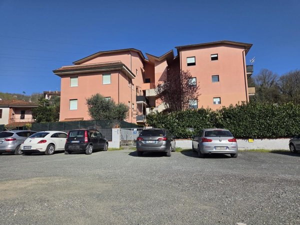 appartamento in vendita a Podenzana