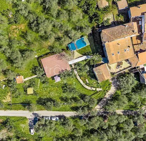 casa indipendente in vendita a Podenzana in zona Bagni