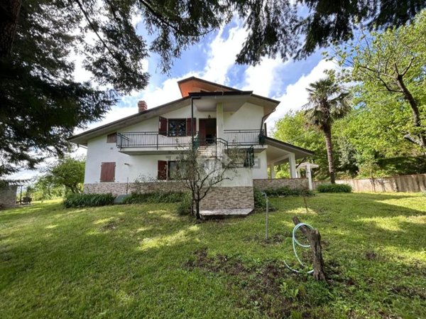 casa indipendente in vendita a Podenzana in zona Casa Borsi