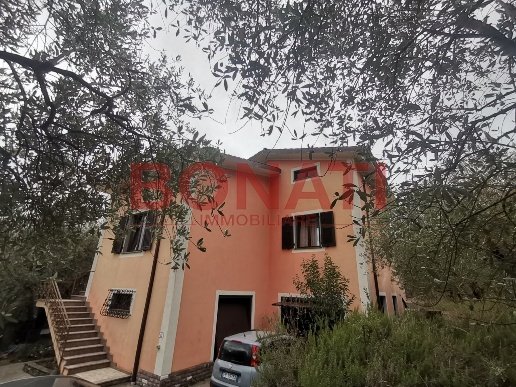 casa indipendente in vendita a Podenzana in zona Pagliadiccio