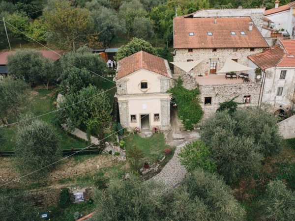 negozio in vendita a Podenzana