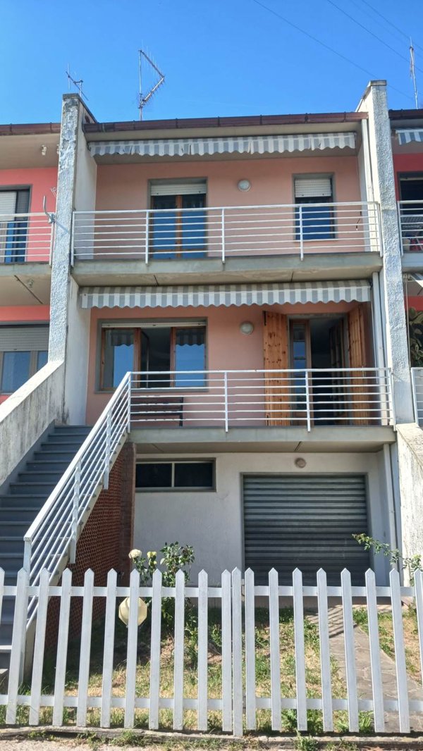 villa in vendita a Podenzana in zona Bagni