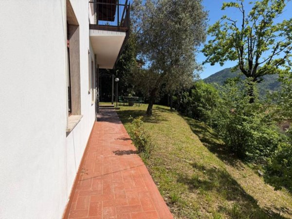 casa indipendente in vendita a Podenzana in zona Montale