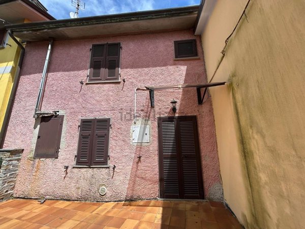 casa indipendente in vendita a Podenzana in zona Casa Borsi