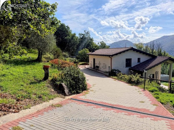 casa indipendente in vendita a Podenzana in zona La Costa