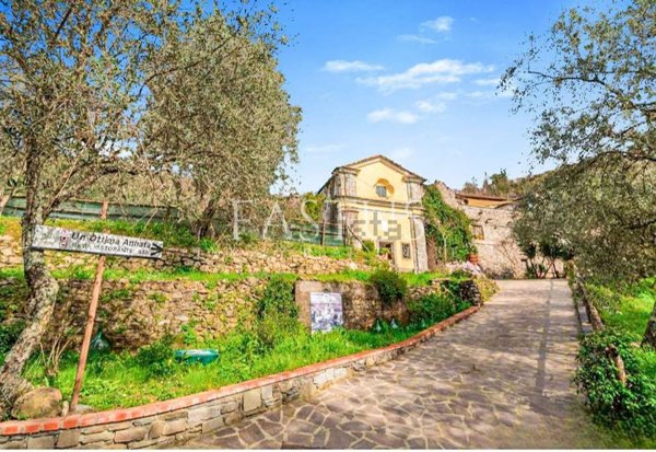 casa indipendente in vendita a Podenzana in zona Pianello