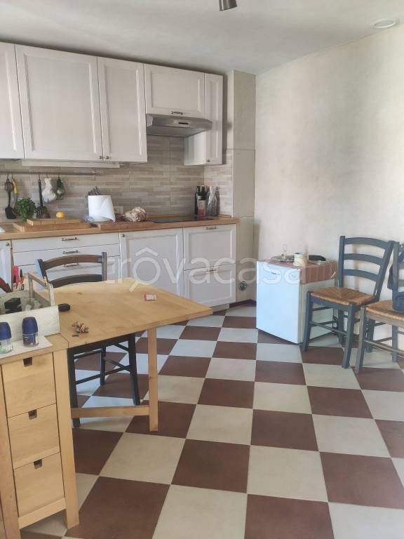 casa indipendente in vendita a Podenzana in zona Montale