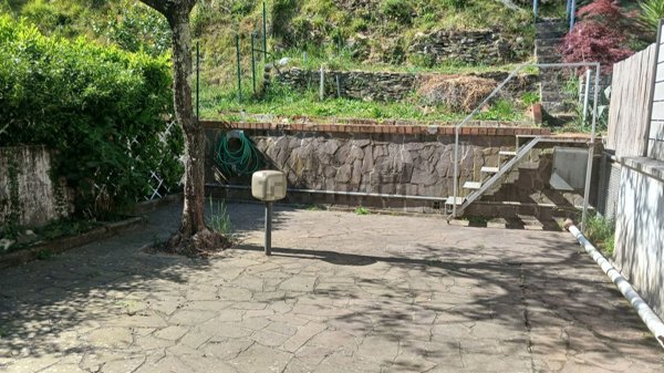 casa indipendente in vendita a Podenzana