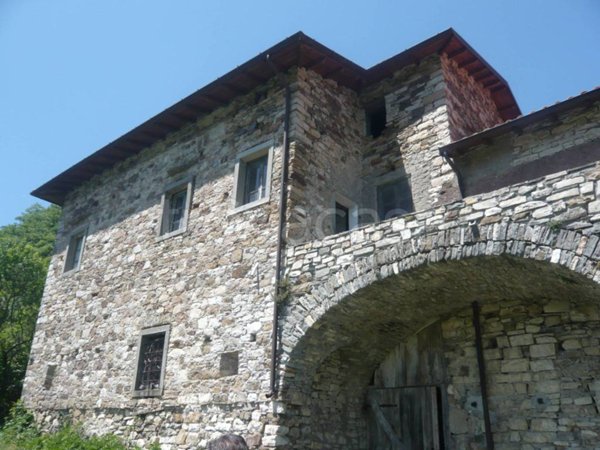 casa indipendente in vendita a Pontremoli