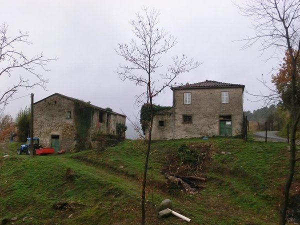 locale commerciale in vendita a Pontremoli