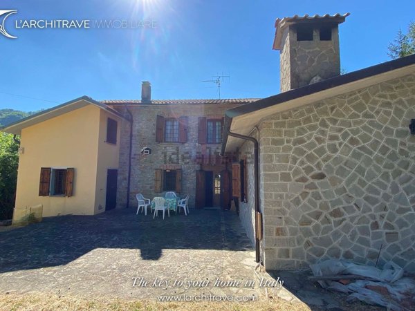 casa indipendente in vendita a Pontremoli