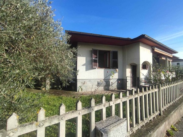 casa indipendente in vendita a Pontremoli
