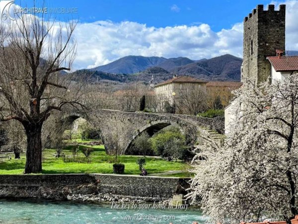 casa indipendente in vendita a Pontremoli